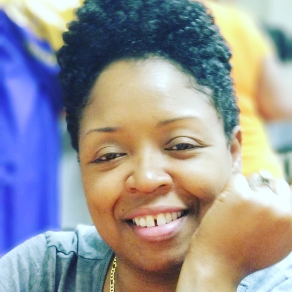 Meet your Posher, Allisia - Picture 1 of 1